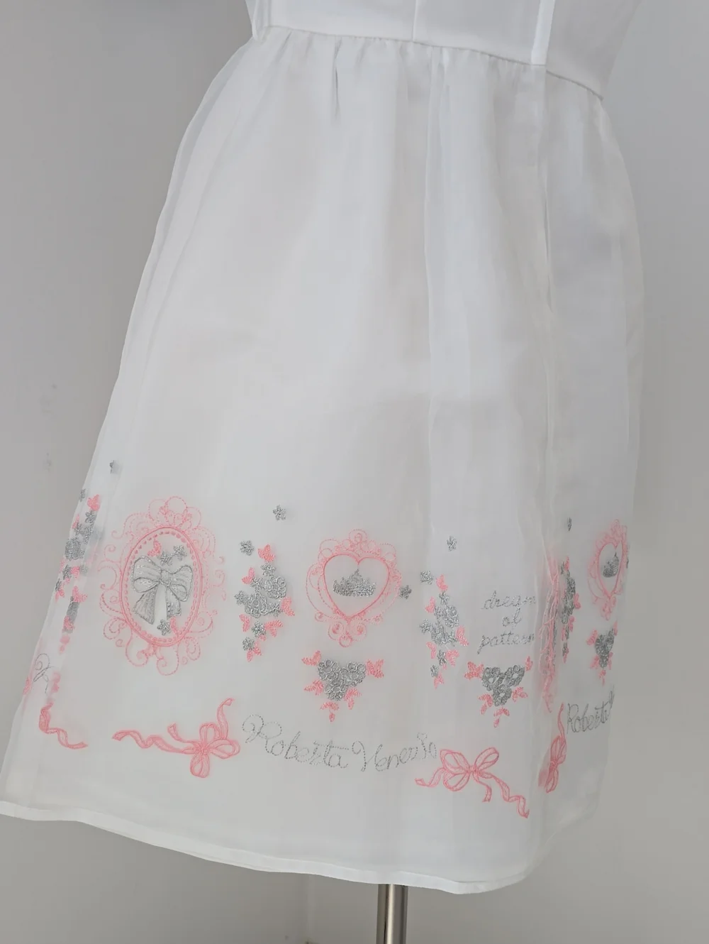 Roberta Di Camerino | Embroidered Formal Dress